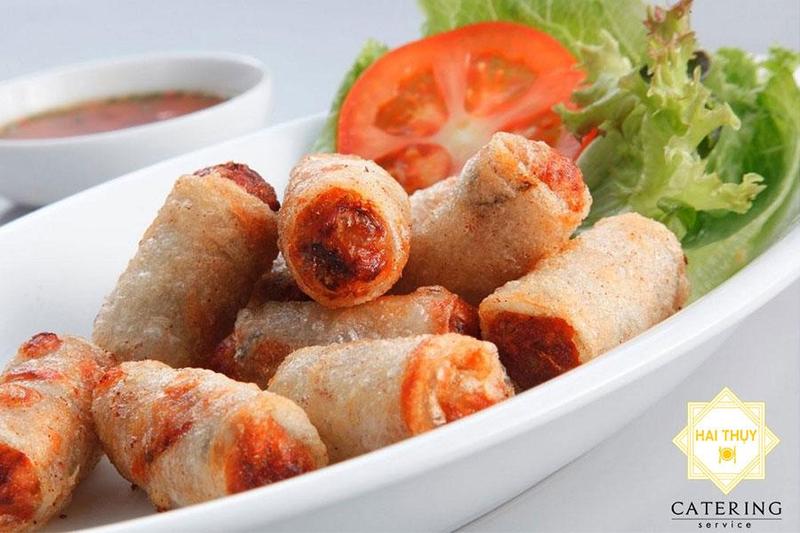 Điểm danh 4 món ngon hấp dẫn khi đặt tiệc thôi nôi quận 5 cùng Hai Thụy Catering 